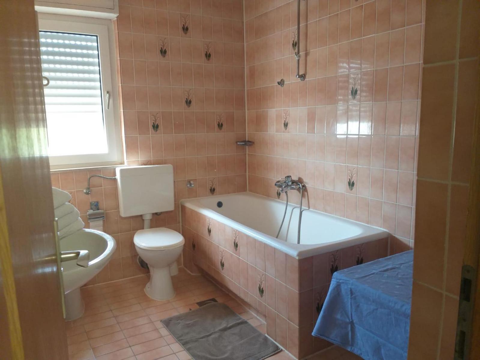 Beach Apartments Nemira 오미스 외부 사진